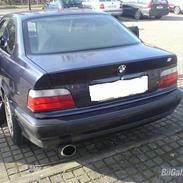 BMW 325 i (solgt)