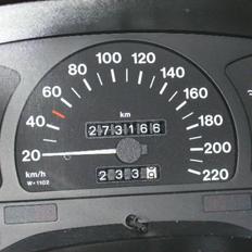 Opel Astra F   har fået ny også i rød