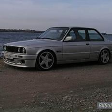 BMW 323 solgt