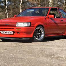 Toyota AE86 Sedan.. !!!