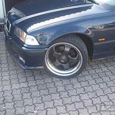 BMW 328i