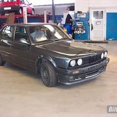 BMW E30 325