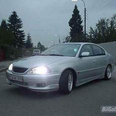 Toyota    Avensis  Luna *SOLGT*