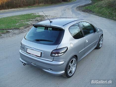 Peugeot 206 S16 "GTR" - Mørke diodebaglygter, klar diode bremselygter og klar tågelygter billede 1