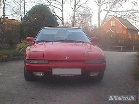 Mazda 323f 1.8 GT billede 2