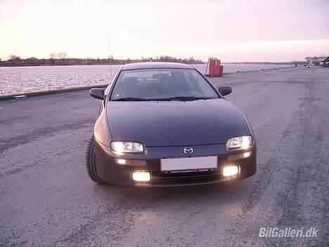 Mazda 323F BA billede 3