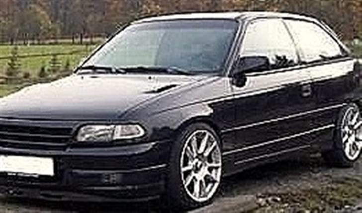 Opel Astra F   har fået ny også i rød billede 4