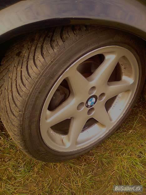 BMW 325i  -[SOLGT]- billede 13