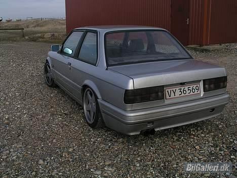 BMW 323 solgt billede 5