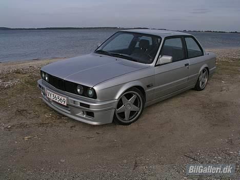 BMW 323 solgt billede 6