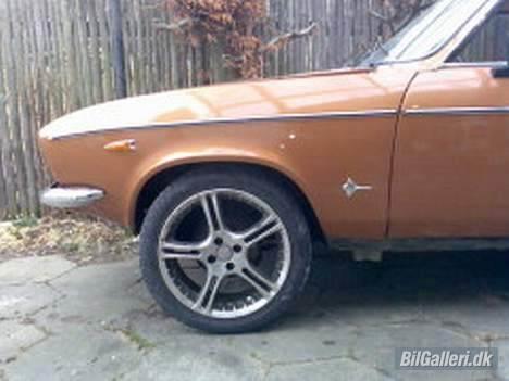 Opel manta a... MÅSKE TIL SALG - tjek lige hvor godt de 17" sidder i skærmene billede 5