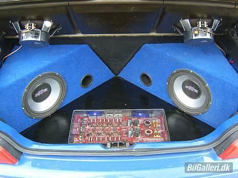 Peugeot 106 Rallye 1.6 (Solgt) - Alt lavet selv..  og sæderne skal ned at ligge før man kan stjæle lortet... billede 8