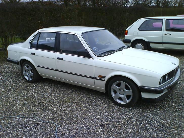 BMW E30 320i SOLGT - d. 19-02-2008 Nymalet, færdig samlet og beskidt :p billede 5