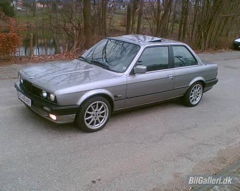 BMW 320i E30 SOLGT billede 3