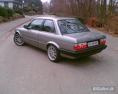 BMW 320i E30 SOLGT billede 8