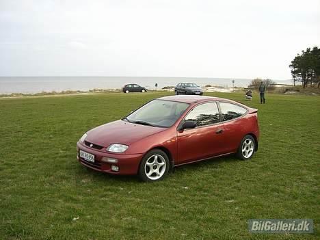 Mazda 323 Coupé (solgt) billede 4