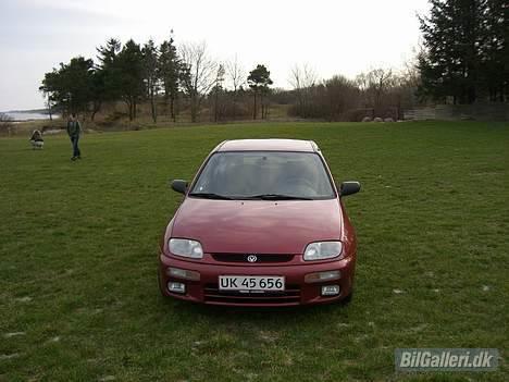 Mazda 323 Coupé (solgt) billede 5