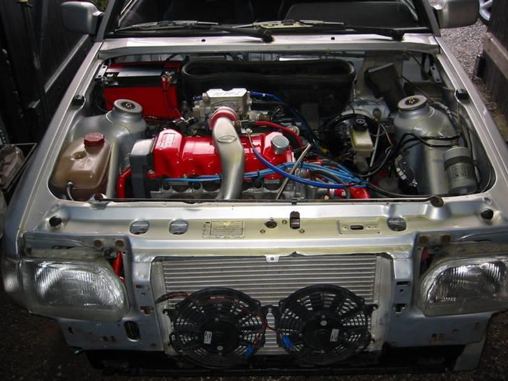 Ford Escort RS Turbo "Solgt"  - Dejlig stor intercooler, med 2 blæsere til at holde luften kold. billede 10