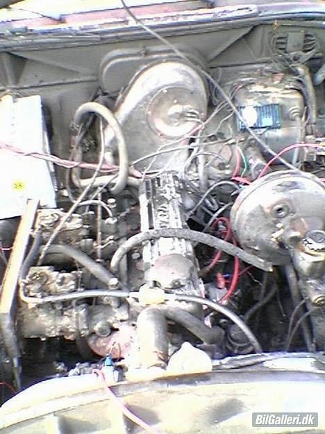 Volvo amazon - sådan ser et motorrum ud efter en lettere ildebrand billede 4