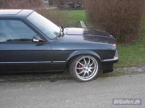 BMW E30 325i billede 8