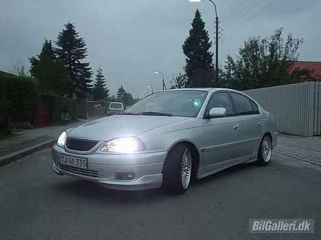 Toyota    Avensis  Luna *SOLGT* billede 1