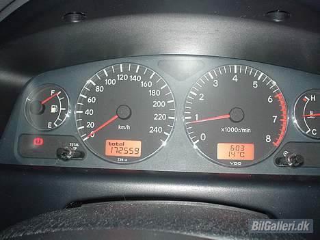 Toyota    Avensis  Luna *SOLGT* billede 5