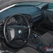 BMW 318i solgt