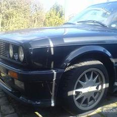BMW 325i (Solgt)