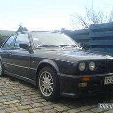 BMW 325i (Solgt)