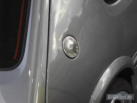 Peugeot 205 1.9 GTI - Hjemme drejet tank deksel billede 9