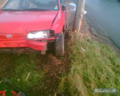 Nissan primera 2.0 slx(totalska) - Sådan så den uv efter en lastbil ikk over holder sin vigepligt billede 17