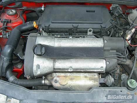 VW Polo 1,4 16v SOLGT! billede 7