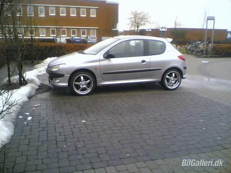 Peugeot 206 TOTAL SKADET:( - ude foran skejby sygehus billede 11