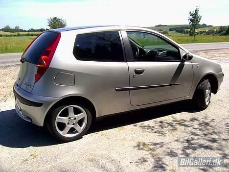 Peugeot 206 TOTAL SKADET:( - Min gamle Punto.. bare niice bil... billede 16