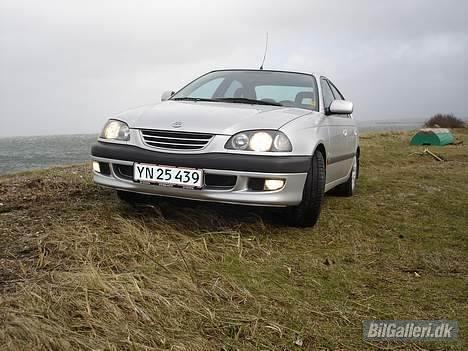 Toyota Avensis 2.0 sol. SOLGT billede 1