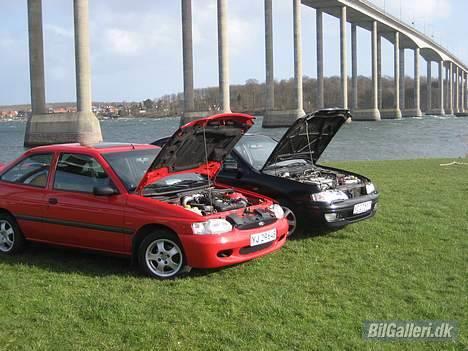 Ford Escort clx solgt - The hood billede 4