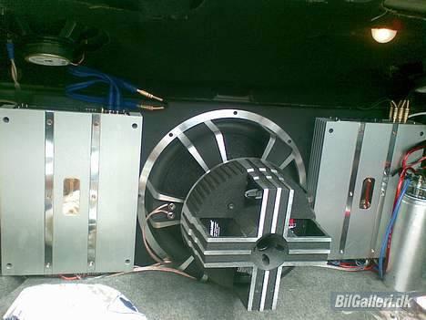 Nissan Primera2,0(Solgt)(Jeppes) - ingen kabinet sub købt med de rigtig paremeter til begagerum billede 6