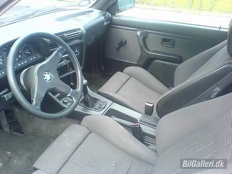 BMW 325i (Solgt) billede 6