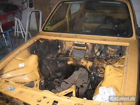 Opel Kadett C City -  Projekt  - Så er maskinhust næsten tom billede 3