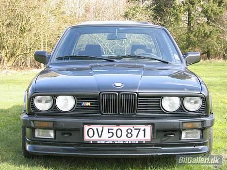 BMW 320i - Solgt billede 3