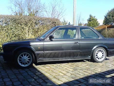 BMW 325i (Solgt) billede 9