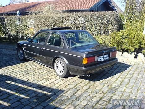 BMW 325i (Solgt) billede 10
