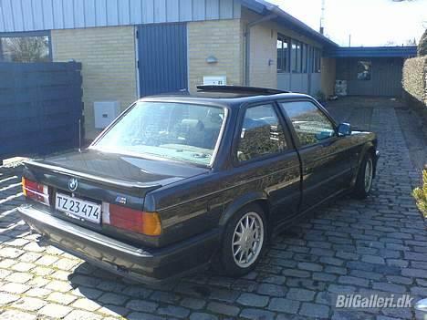 BMW 325i (Solgt) billede 11