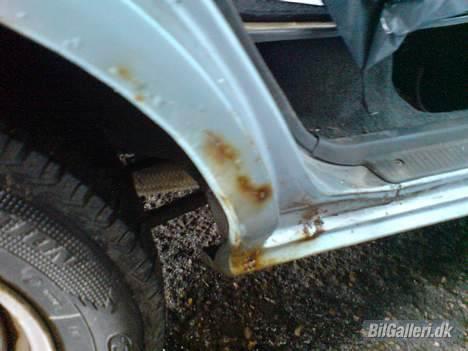 Toyota Corolla 2000turboD(solgt) - mange mange pletter at slibe på.... billede 4