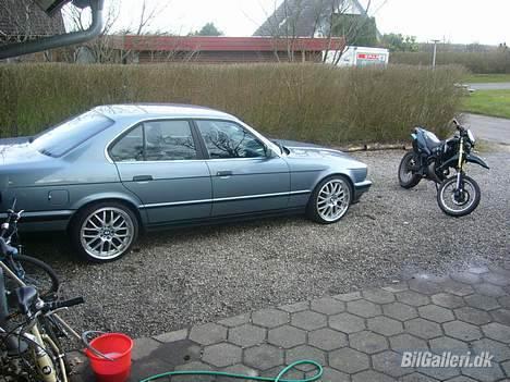 BMW 520i - bmwen og min smx offroader..  billede 3