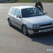 VW Golf 2,8 VR6 **SOLGT**
