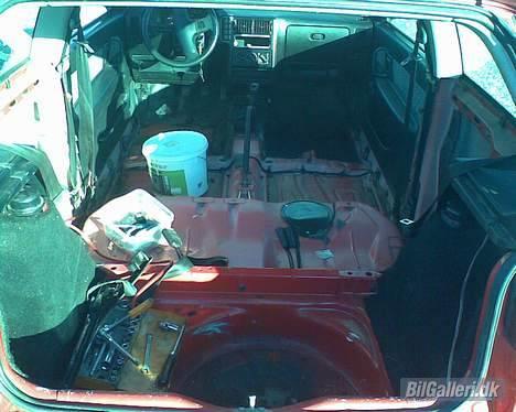 Seat Ibiza 1,3 CLX I (SOLGT) - Der er et rust hul på 5 x 5 cm ved højre førersæde.. Er i gang med at lave det.. billede 9