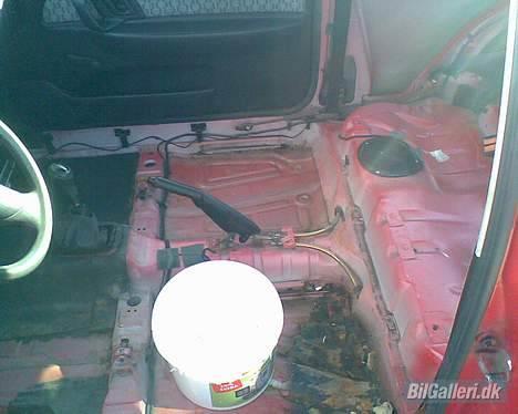 Seat Ibiza 1,3 CLX I (SOLGT) - Så er sæder osv. ude af dytten, da der lå lidt vand i bunden.. billede 10