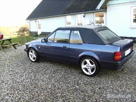 Ford Escort Xr3i Cab SOLGT billede 3