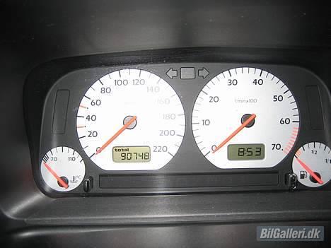 VW Golf 1,8 Joker (SOLGT) - Hvid baggrund på instrumenteringen billede 5